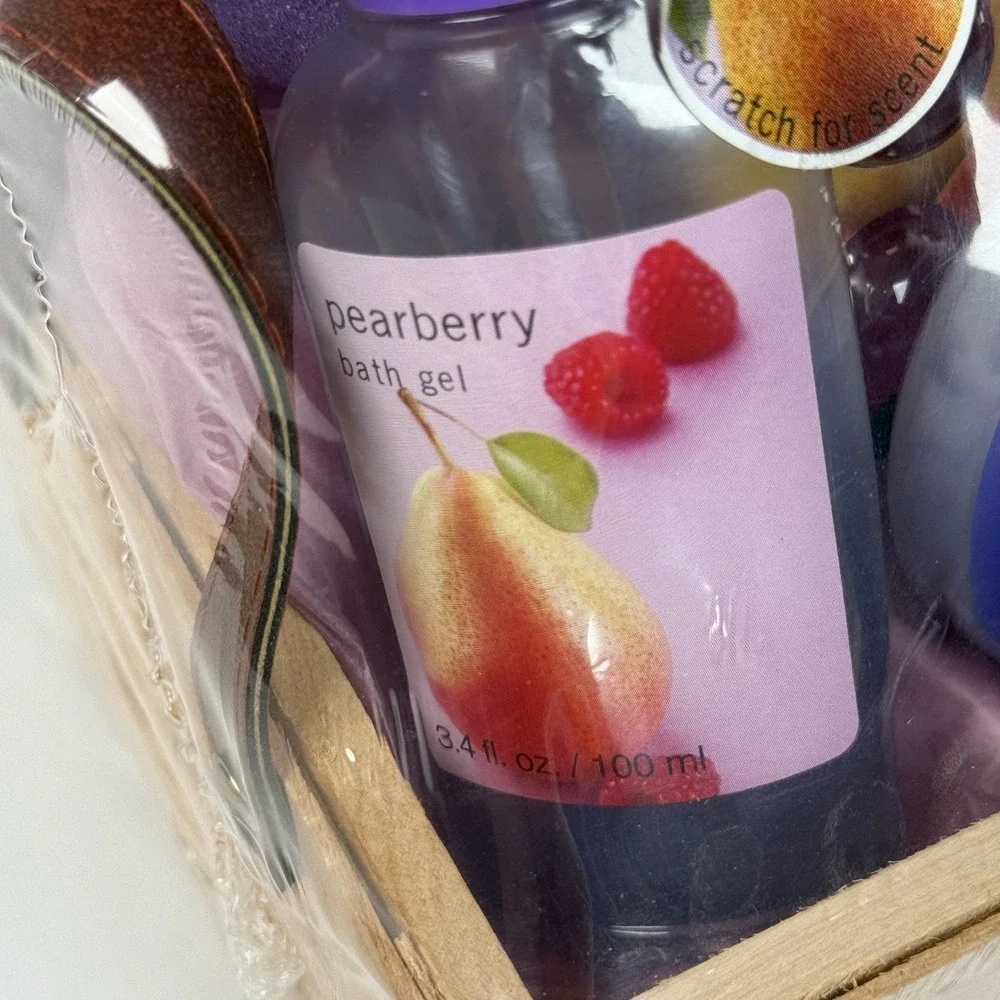 Pearberry Set Fruit‎ In Woven Basket Lotion Bath Shower Gel Pearls Body Polisher